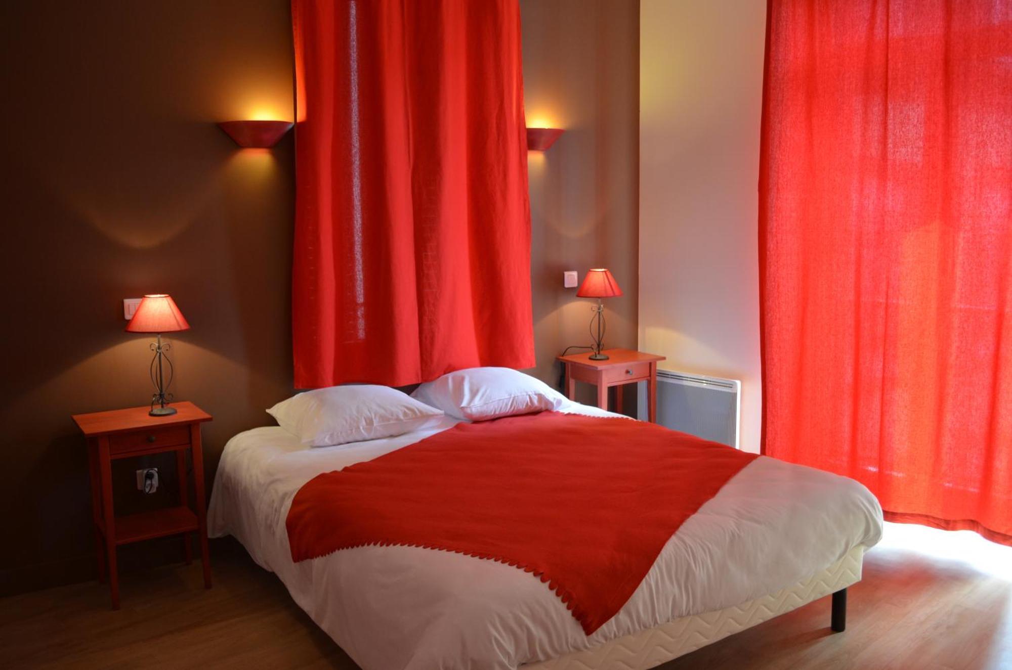 Le Geneve Otel La Bourboule Oda fotoğraf